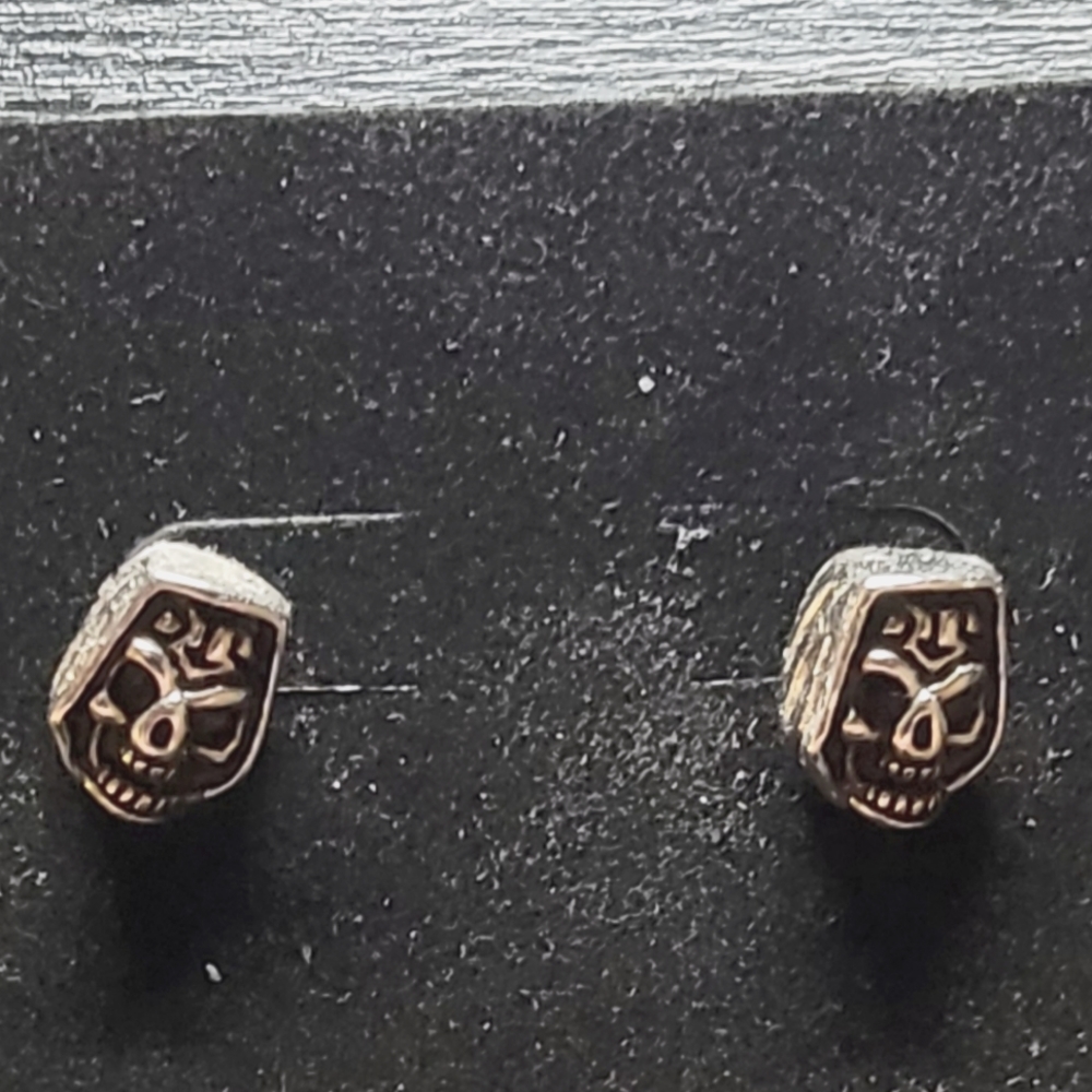 Skull Threaded Earrings